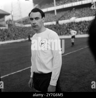 GILZEAN ALAN DI TOTTENHAM HOTSPUR SPURS V EVERTON IN AZIONE A LONDRA / ; 21 DICEMBRE 1964 Foto Stock