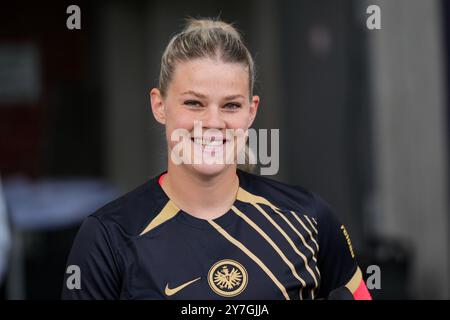 Francoforte, Germania, 29 settembre 2024: Lea Paulick ( 21 Francoforte ) durante la partita di calcio Google Pixel Frauen-Bundesliga tra Eintracht Frankfurt e VfL Wolfsburg allo Stadion am Brentanobad di Francoforte, Germania. (Julia Kneissl / SPP) Foto Stock