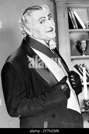 AL LEWIS ATTORE NELLA COMMEDIA MUNSTERS A NEW YORK / ; 28 AGOSTO 1964 Foto Stock