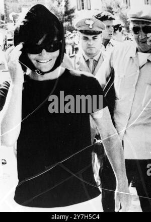 JACQUELINE JACKIE KENNEDY TOURS ITALIA / ; 12 AGOSTO 1964 Foto Stock