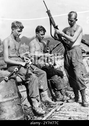 TRUPPE DELL'ESERCITO BRITANNICO IN BORNEO, MALESIA; 5 AGOSTO 1964 Foto Stock