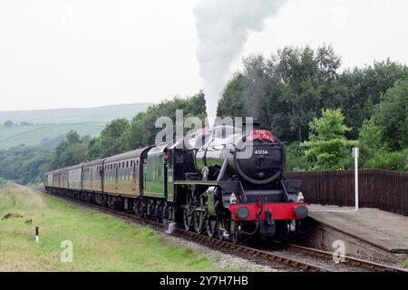 45156 alla stazione Irwell vale sulla East Lancs Railway Foto Stock