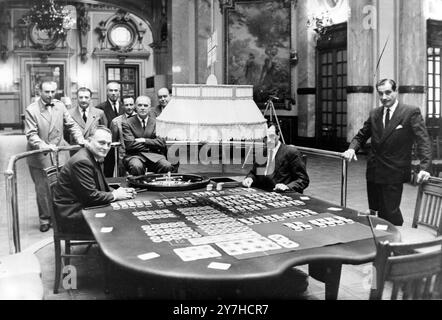 SALONE DI GIOCO D'AZZARDO A MONTE CARLO / ; 3 LUGLIO 1964 Foto Stock