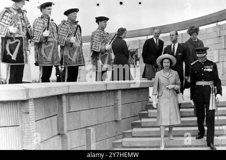 STATUA DI ROBERT BRUCE SVELATA DALLA REGINA ELISABETTA II A BANNOCKBURN; 24 GIUGNO 1964 Foto Stock