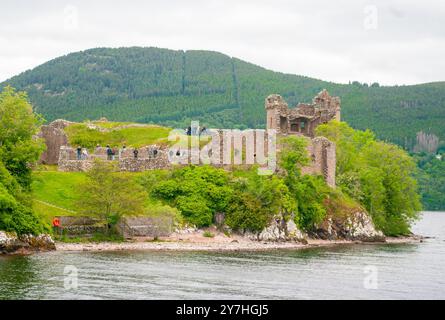 Urquhart Castle Strone Point Loch Ness Scottish Highlands Scozia Foto Stock