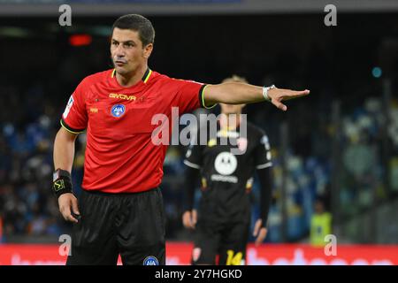 Napoli, Italia. 29 settembre 2024. Gianluca Manganiello l'arbitro durante i gesti di serie A Enelive match tra SSC Napoli e AC Monza il 29 settembre 2024 a Napoli, italia punteggio finale 2-0 (foto di Agostino Gemito/Pacific Press) crediti: Pacific Press Media Production Corp./Alamy Live News Foto Stock