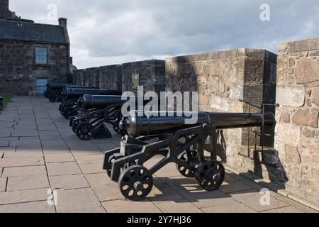 Fila di cannoni sulla Grand Battery al Castello di Stirling, Stirling, Stirlingshire, Scozia Foto Stock