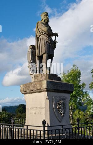 Statua di Robert Bruce al Castello di Stirling. Successo commerciale contro gli inglesi nella battaglia di Bannockburn. Stirling, Scozia, Regno Unito Foto Stock