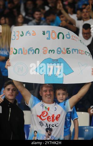 Napoli, Italia. 29 settembre 2024. Tifosi dell'SSC NAPOLI durante la partita di calcio tra SSC Napoli e AC Monza allo stadio Diego Armando Maradona di Napoli. SSC Napoli vince 2-0. (Foto di Salvatore Esposito/Pacific Press) credito: Pacific Press Media Production Corp./Alamy Live News Foto Stock