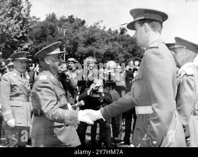 IL GENERALE FRRANCISCO FRANCO DI SPAGNA CON IL PRINCIPE JUAN CARLOS A MADRID / ; 24 MAGGIO 1964 Foto Stock