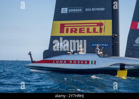 Barcellona, Spagna. 30 settembre 2024. Una nuova giornata di corse nelle finali della Louis Vuitton America's Cup, dove si deciderà chi gareggerà contro il difensore, il Team New Zealand. Per ora, INEOS e Luna Rossa rimangono alla pari, il che significa che la gara di oggi avrà luogo. Crediti: LaPresse/Alamy Live News Foto Stock