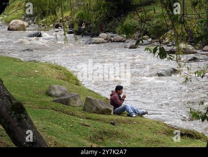 TOMEBAMBA BACINO FLUVIALE Cuenca, Ecuador 30 settembre 2024 si può notare che il fiume Tomebamba è in condizioni normali mentre i fiumi Tarqui, Yanuncay e Machangara sono in condizioni basse la probabilità di pioggia per oggi è 67, quindi ci aspettiamo un altro possibile evento il 80° giorno di siccità idrologica, anche se ha piovuto nei giorni precedenti abbiamo bisogno di 10-15 giorni di pioggia nel cantone, per porre fine alla siccità idrologica foto Boris Romoleroux API SOI CUENCA RIOTOMEBAMBA f1895b1d646a5b8569d2c02c5519b7da Copyright: xBORISxROMOLEROUXx Foto Stock