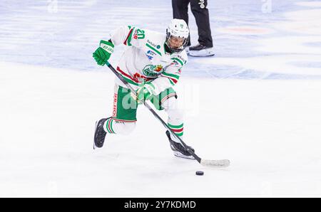 Zurigo, Svizzera, 17 agosto 2024: N. 20 Felix Svensson, difensore Rögle U18 Team. (Foto di Andreas Haas/dieBildmanufaktur) Foto Stock