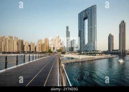 lo skyline di jumeirah beach, dubai Foto Stock