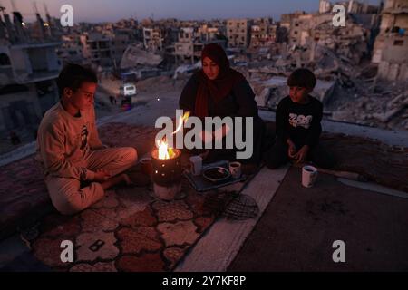 Gaza, Gaza, Palestina. 30 settembre 2024. Vita quotidiana nella città di Khan Yunis, a sud della Striscia di Gaza, il 30 settembre 2024. (Credit Image: © Saher Alghorra/ZUMA Press Wire) SOLO PER USO EDITORIALE! Non per USO commerciale! Foto Stock