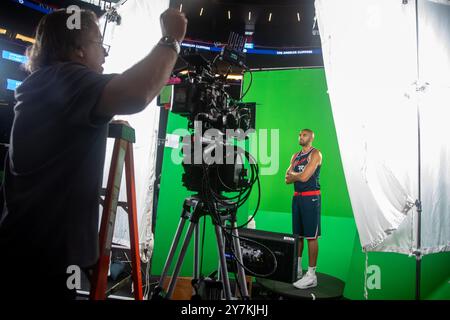 Los Angeles, California, Stati Uniti. 30 settembre 2024. Nicolas Batum#33 dei Los Angeles Clippers partecipa al LA Clippers' Media Day all'Intuit Dome, lunedì 30 settembre, a Inglewood, California (Credit Image: © Ringo Chiu/ZUMA Press Wire) SOLO PER USO EDITORIALE! Non per USO commerciale! Crediti: ZUMA Press, Inc./Alamy Live News Foto Stock