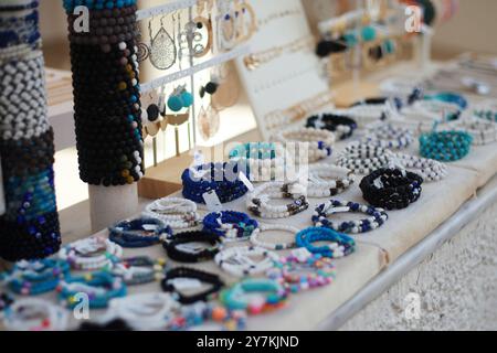 Vendere souvenir su un'isola greca Foto Stock