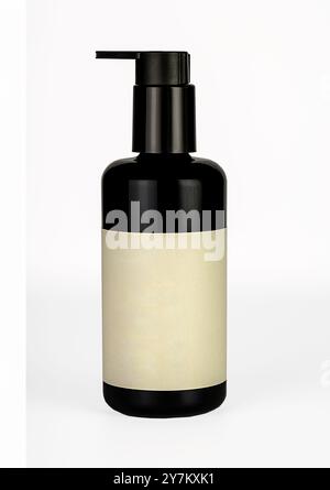 Fotografia in bianco di olio per il corpo, crema, siero, crema idratante, lozione; olio detergente; coenzima q10; cosmetico naturale; cura della pelle; naturopatia; omeopatica Foto Stock