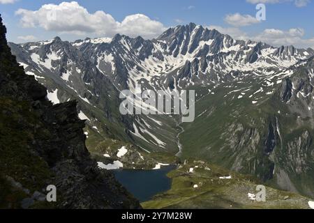 Valle libera dal ghiaccio del ghiacciaio delle Angroniettes ai piedi del massiccio del Grand Golliat, Vallese, Svizzera, Europa Foto Stock