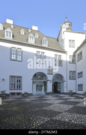 Cortile interno del Waldeerdorffer Hof costruito nel 1665, barocco, città vecchia, Limburgo, Assia, Germania, Europa Foto Stock