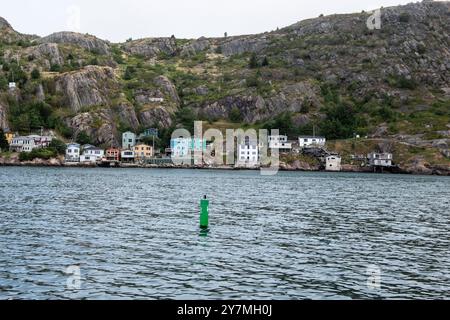 Vista della batteria e della boa verde del porto da Fort Amherst a St. John's, Newfoundland & Labrador, Canada Foto Stock