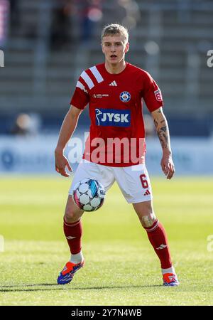 Lyngby, Danimarca. 29 settembre 2024. Pelle Mattsson (6) di Silkeborg SE visto durante il 3F Superliga match danese tra Lyngby BK e Silkeborg IF al Lyngby Stadion di Lyngby. Foto Stock