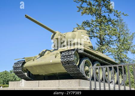 Carro armato T-34/76, Memoriale sovietico, Straße des 17. Juni, Tiergarten, Berlino, Germania, T-34/76-Panzer, Sowjetisches Ehrenmal, Deutschland Foto Stock