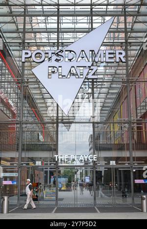 Centro commerciale, The Playce, Potsdamer Platz, Tiergarten, Mitte, Berlino, Germania, Einkaufszentrum, Deutschland Foto Stock