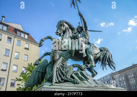 Monumento a St. George the Dragon Slayer, Propststrasse, Nikolaiviertel, Mitte, Berlino, Germania, Denkmal St. Georg der Drachentöter, Propststraße, Deu Foto Stock