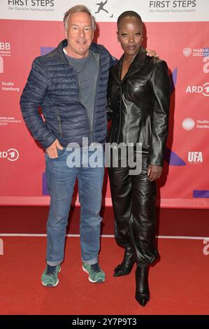 Nico Hofmann und Florence Kasumba bei der 25. Verleihung der First Steps Awards 2024 al Theater des Westens. Berlino, 30.09.2024 *** Nico Hofmann e Florence Kasumba alla 25° presentazione dei First Steps Awards 2024 al Theater des Westens di Berlino, 30 09 2024 foto:XF.xKernx/xFuturexImagex First Steps 4910 Foto Stock
