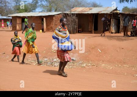 Donne Pokot e una giovane ragazza in Amudat - Karamoja Uganda Foto Stock