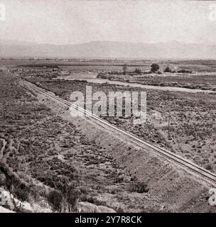 Fotografia d'epoca di Reno e Washoe Range in lontananza. Dalla base delle montagne della Sierra Nevada. STATI UNITI. 1865-1869 Foto Stock