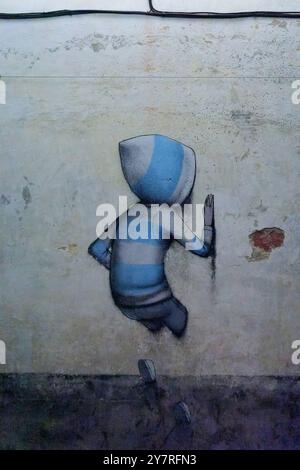 MAUSA Vauban le MAUSA Vauban, das Museum für urbane Kunst und Straßenkunst a Neu-Breisach/Frankreich zeigt seit 2018 auf fast 1200 m2 internationale Streetart Künstler. In der historischen Festung Neuf-Brisach - gebaut von Vauban ab 1698 und heute einem UNESCO-Weltkulturerbe - kommen hier immmer wieder Artists on residence von ADOR FR, AKTEONE DE, ALEX SENNA BR, BEN EINE UK, BUSTART CH, C215 DE, CHANOIR FRCO, CRANIO BR, CREN DE, DENIS MEYERS BE, DOTMASTER GROSSBRITANNIEN, EDDIE COLLA USA, EL PEZ ES, EL XUPET NEGRE ES, ELLE STREETART USA, FRAKONE FR, GUY DENNING GROSSBRITANNIEN, HIMED & REYBEN M Foto Stock