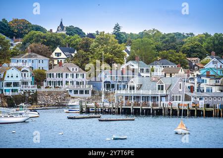 Città di Rockport sul porto di Cape Ann e vista sul mare, famosa destinazione turistica estiva in Massachusetts, stati Uniti d'America Foto Stock