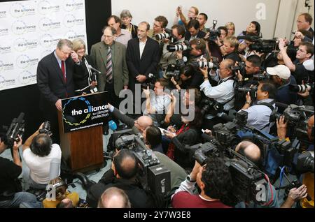 Palo alto, CA, l'ex vicepresidente al Gore e sua moglie Tipper hanno partecipato a una conferenza stampa a Palo alto, CA, venerdì 12 ottobre 2007, dopo aver ricevuto il Premio Nobel per la pace 2007 condiviso con il panel delle Nazioni Unite. Foto Stock