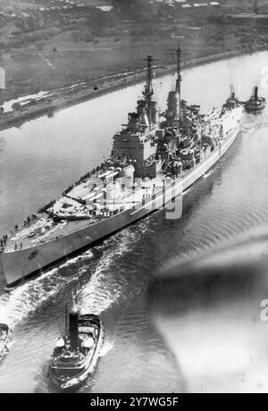 HMS Vanguard sul Clyde maggio 1946 Foto Stock