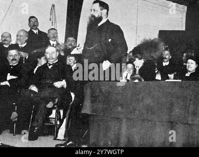 Elezioni generali : Henry Fitzalan-Howard , XV duca di Norfolk e politico conservatore , a Brixton . 15 gennaio 1910 Foto Stock