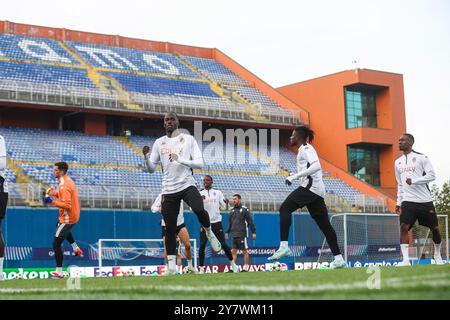 Zagabria, Croazia. 1 ottobre 2024. Monaco durante una sessione di allenamento in vista della partita di UEFA Champions League tra Dinamo Zagabria e Monaco allo Stadion Maksimir di Zagabria, Croazia, il 1° ottobre 2024. Foto: Luka Stanzl/PIXSELL credito: Pixsell/Alamy Live News Foto Stock