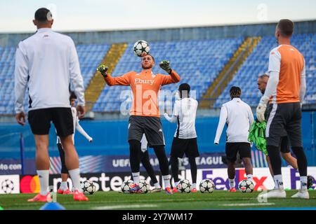 Zagabria, Croazia. 1 ottobre 2024. Yann Lienard di Monaco durante una sessione di allenamento in vista della partita di UEFA Champions League tra Dinamo Zagabria e Monaco allo Stadion Maksimir di Zagabria, Croazia, il 1° ottobre 2024. Foto: Luka Stanzl/PIXSELL credito: Pixsell/Alamy Live News Foto Stock