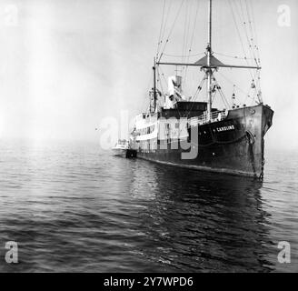 Radio caroline , la stazione pirata radio pop ormeggiata al largo dell'Isola di Man il 22 settembre 1966 Foto Stock