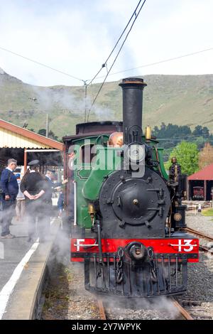 Treno a vapore Peveril presso la stazione ferroviaria di Moorhouse, Ferrymead Heritage Park, Ferrymead, Christchurch (Ōtautahi), Canterbury, nuova Zelanda Foto Stock