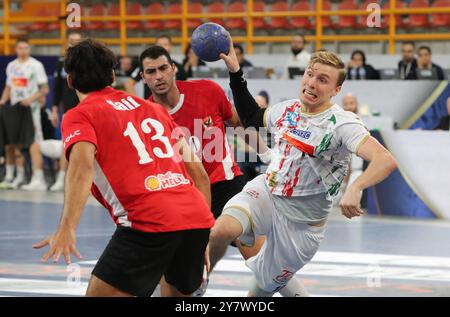 NEU Kairo, Egitto. 1 ottobre 2024. Handball, IHF Super Globe, finale, semifinale, SC Magdeburg - al Ahly Cairo. Gisli Kristjanssion di Magdeburgo in azione. Credito: Khaled Elfiqi/dpa/Alamy Live News Foto Stock