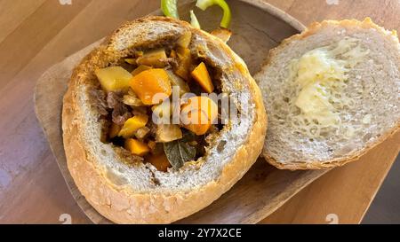 Tradizionale goulash di manzo ungherese a Budapest Foto Stock
