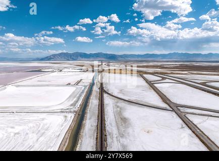 Vista aerea delle lagune salate di Stansbury Island vicino a Salt Lake City, Utah Foto Stock