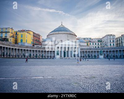 Basilica reale Pontificia San Francesco da Paola, Piazza del Plebiscito, Napoli, Campania, Italia meridionale, Italia, Europa Foto Stock