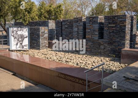 L'Hector Pieterson Museum è un museo situato a Orlando West, Soweto, Sudafrica. Il manifestante studentesco Hector Pieterson e' stato ucciso il 16 Ju Foto Stock