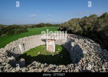 Torrellisar Vell Taula, Alaior, Minorca, Isole Baleari, Spagna Foto Stock