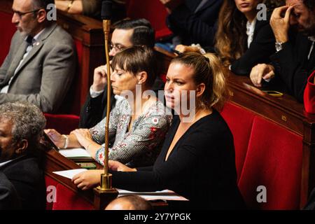 Parigi, Francia. 1 ottobre 2024. Mathilde Panot, presidente del gruppo la France Insoumise - Nouveau Front Populaire, visto durante il discorso del primo Ministro all'Assemblea Nazionale. All'apertura delle sessioni ordinarie dell'Assemblea nazionale, il primo ministro Michel Barnier tenne un discorso di politica generale nell'emiciciclo del Palais Bourbon, a Parigi. Credito: SOPA Images Limited/Alamy Live News Foto Stock