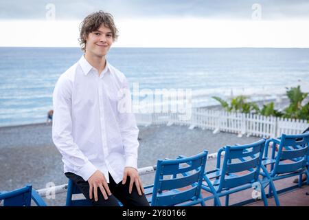 Bene, Francia. 30 settembre 2024. L'attore francese Paul Kircher posa durante una chiamata fotografica per "Leurs enfants après eux" come parte del festival cinematografico Cineroman di Nizza il 30 settembre 2024. Foto di Shootpix/ABACAPRESS. COM credito: Abaca Press/Alamy Live News Foto Stock