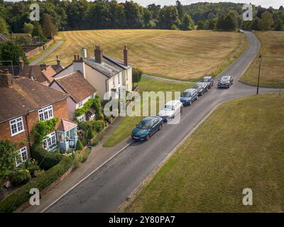 DORKING, SURREY-UK : 28 AGOSTO 2024: Foto aeree di attraenti case di campagna inglesi a Dorking, Surrey. Foto Stock